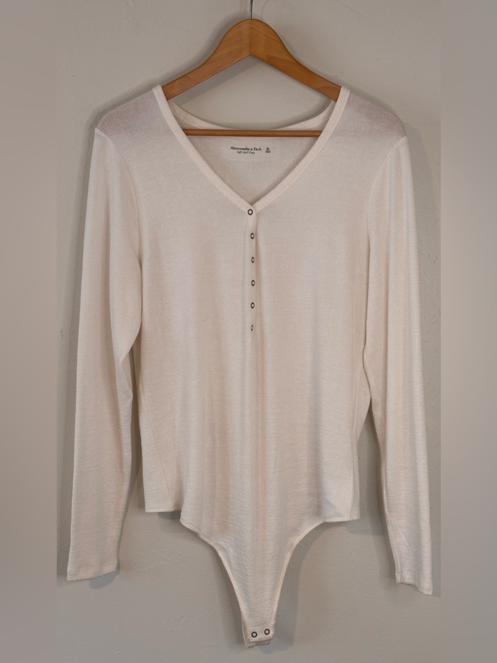 🌸 Abercrombie & Fitch White Long Sleeve Snap-Back Bodysuit Women’s Size XL